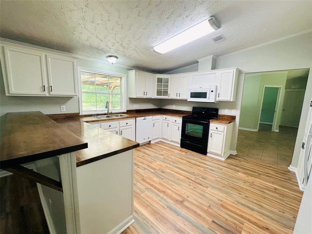 820 County Road 4700 Property Photo 16
