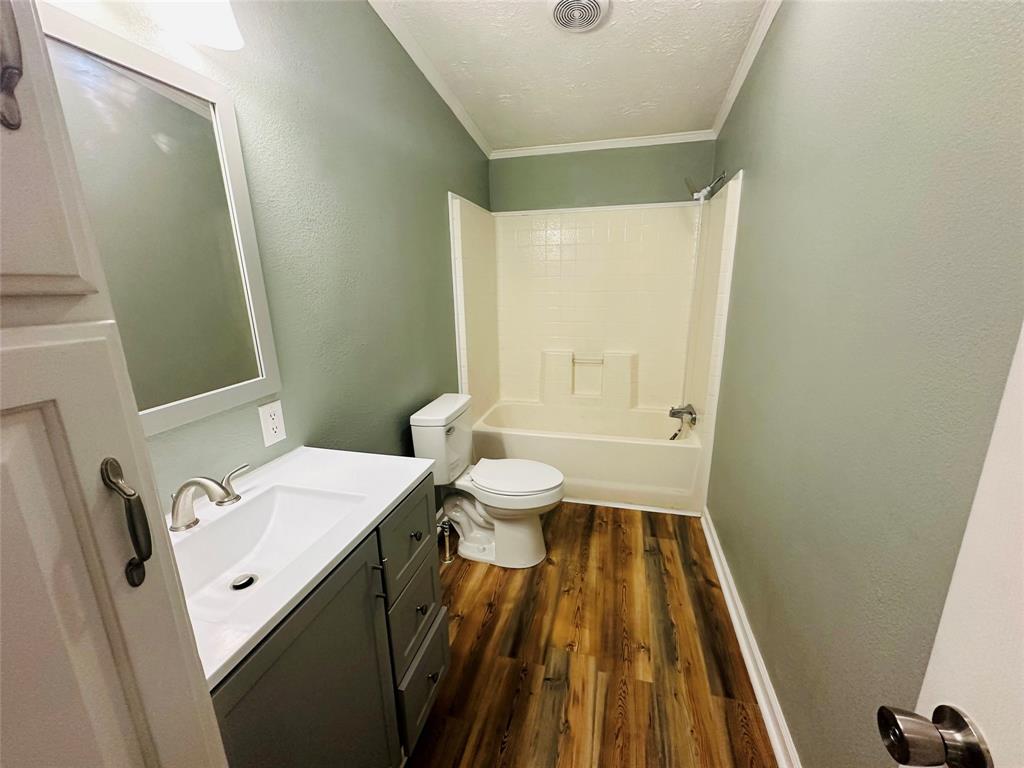 820 County Road 4700 Property Photo 29