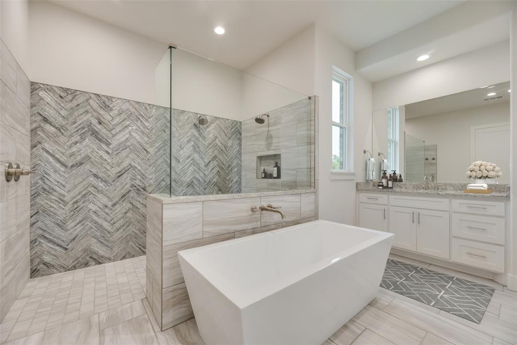 1376 Shadow Lakes Drive Property Photo 13