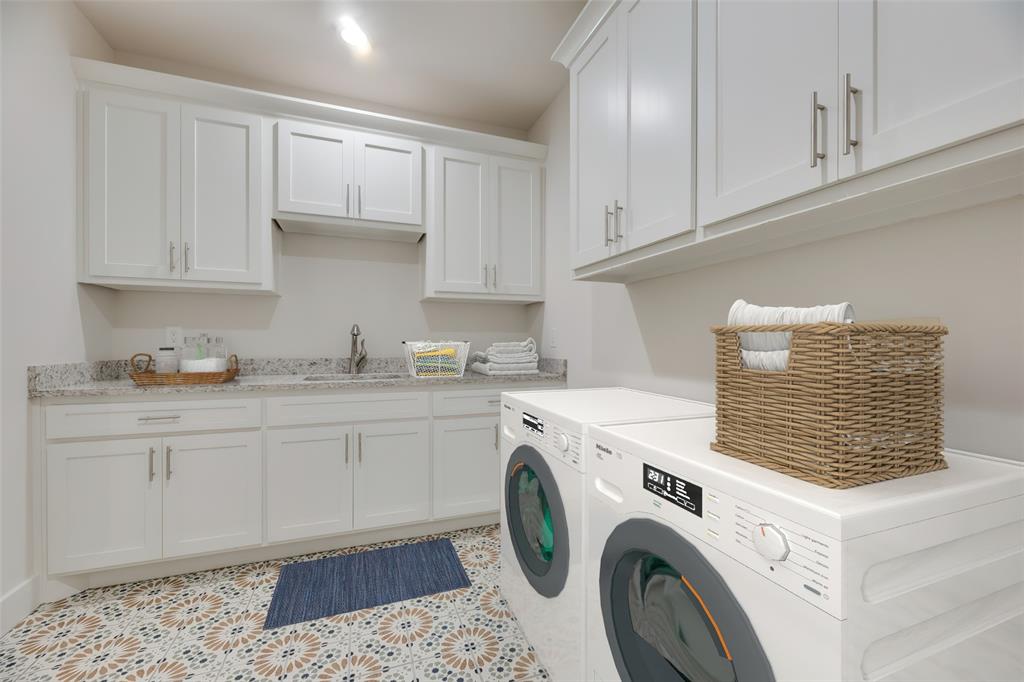 1376 Shadow Lakes Drive Property Photo 23