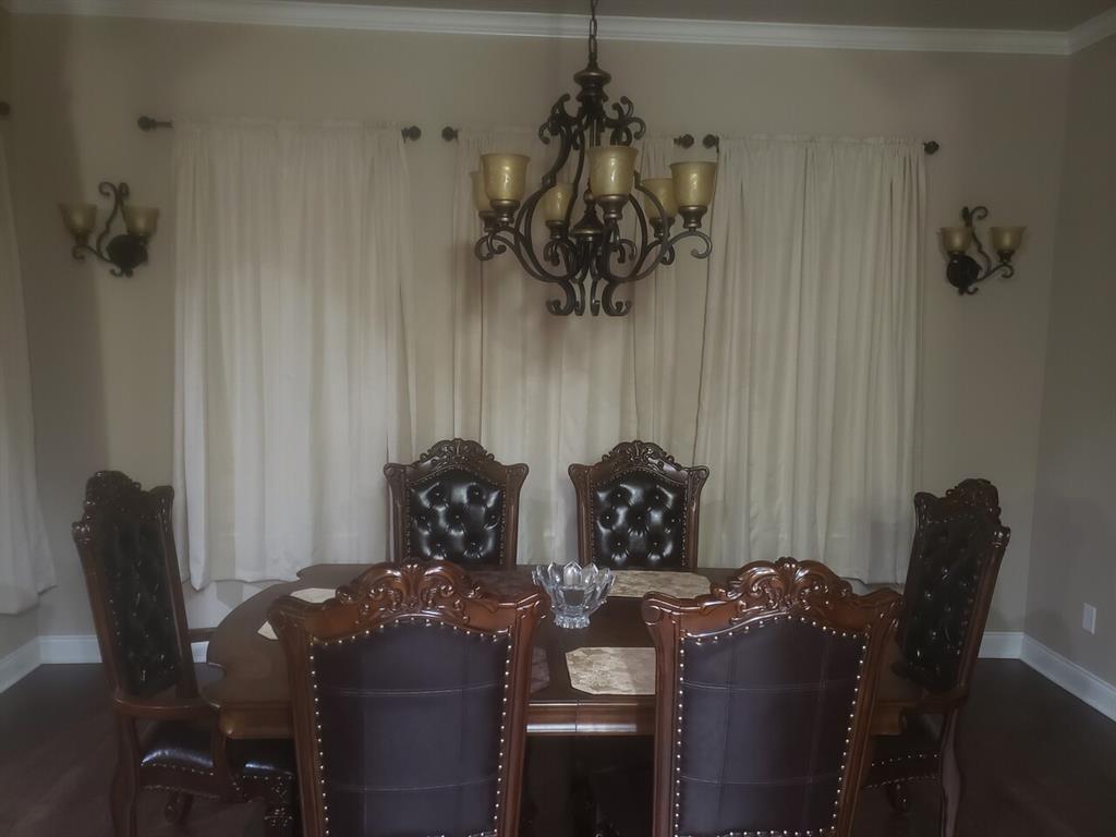 6727 N Hills Drive Property Photo 2
