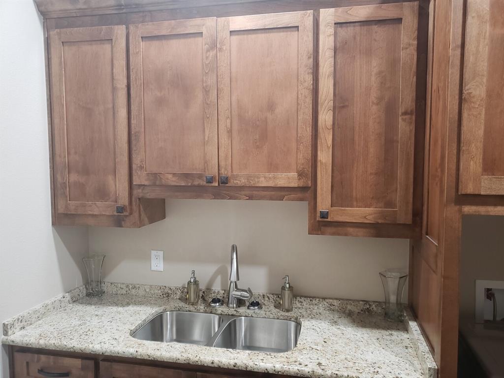 6727 N Hills Drive Property Photo 36