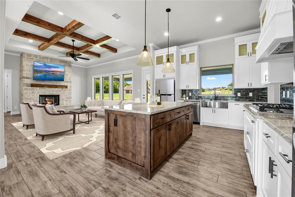 6001 Trophy Court Property Photo 1