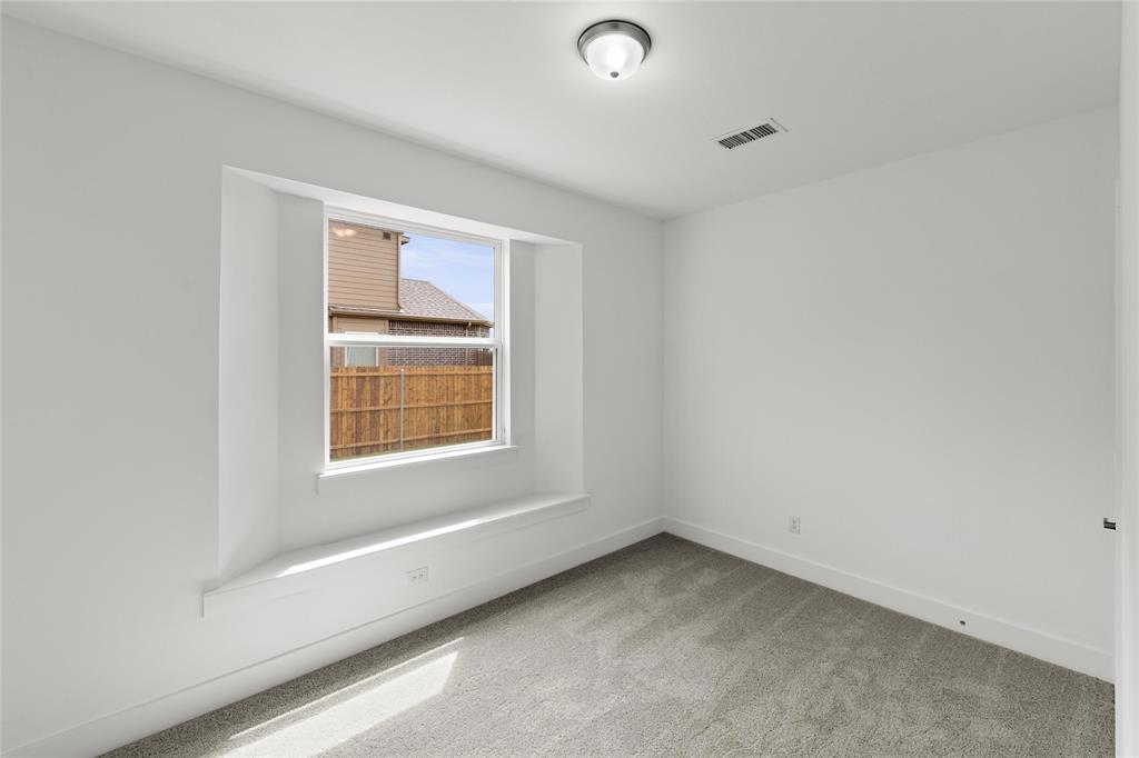 1727 Newport Drive Property Photo 15