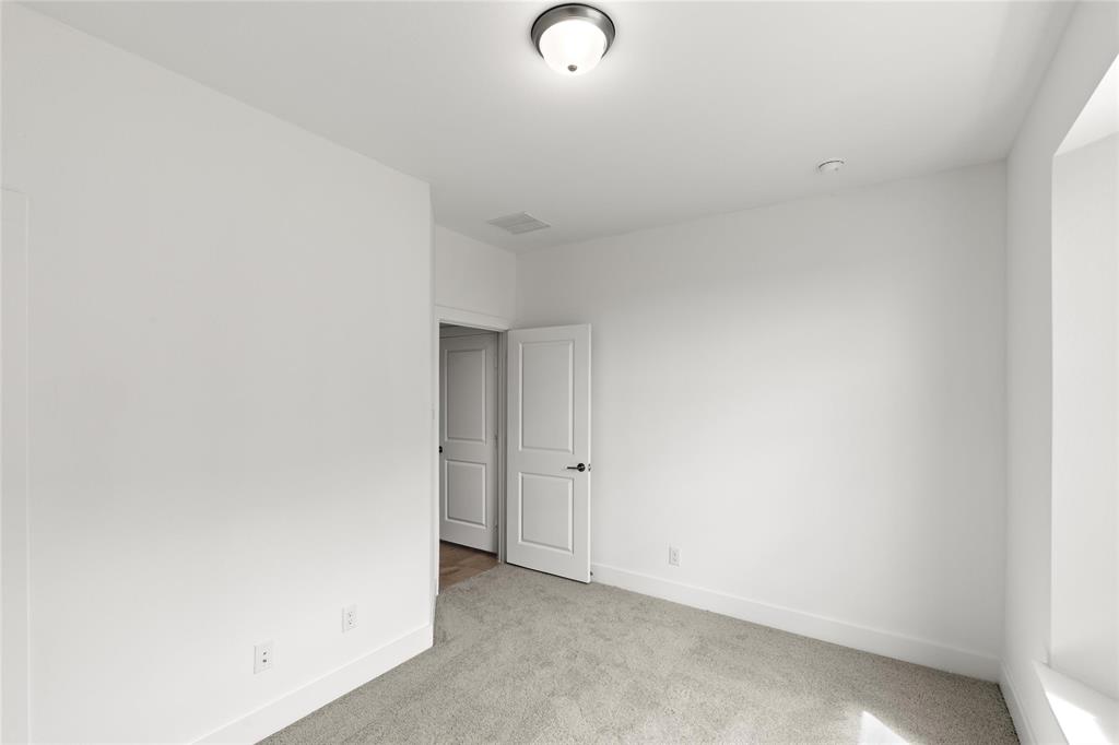 1727 Newport Drive Property Photo 16
