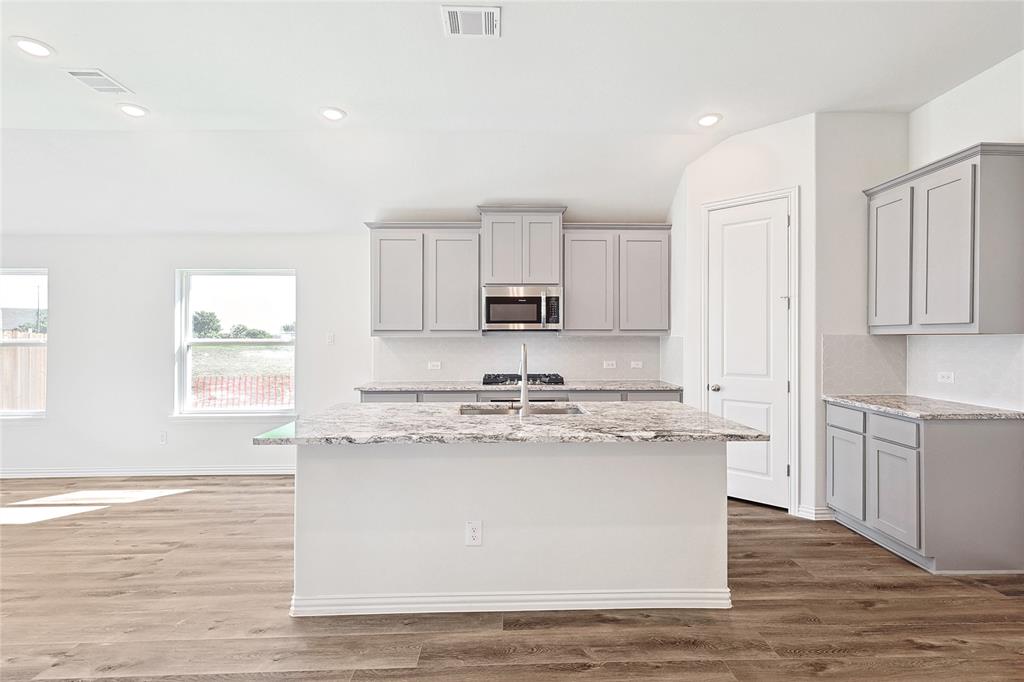 2228 Garnet Drive Property Photo 2