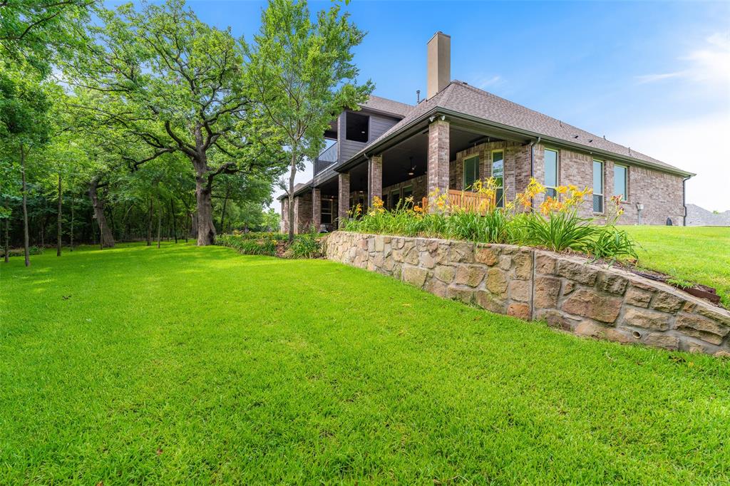 1090 Stone Trail Lane Property Photo 4