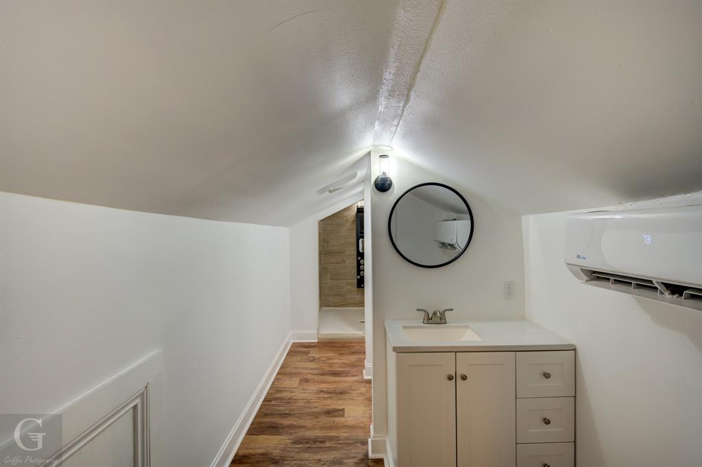 9180 Main Street Property Photo 26