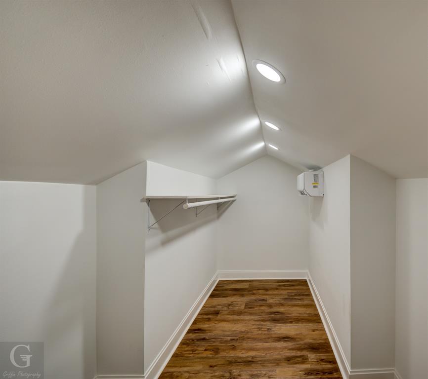 9180 Main Street Property Photo 28