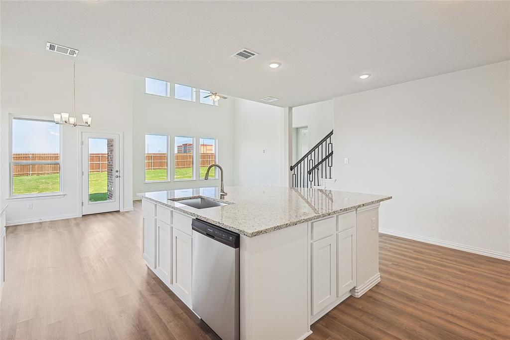 2264 Garnet Drive Property Photo 4