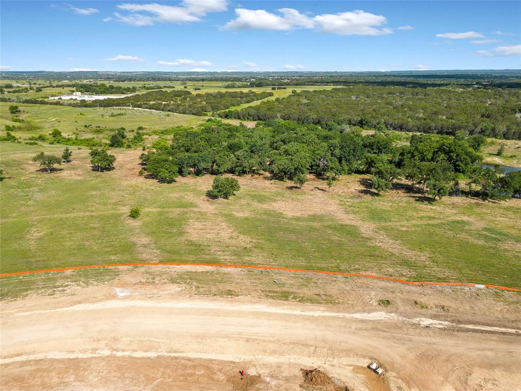 2025 Lindale Lane Property Photo 3
