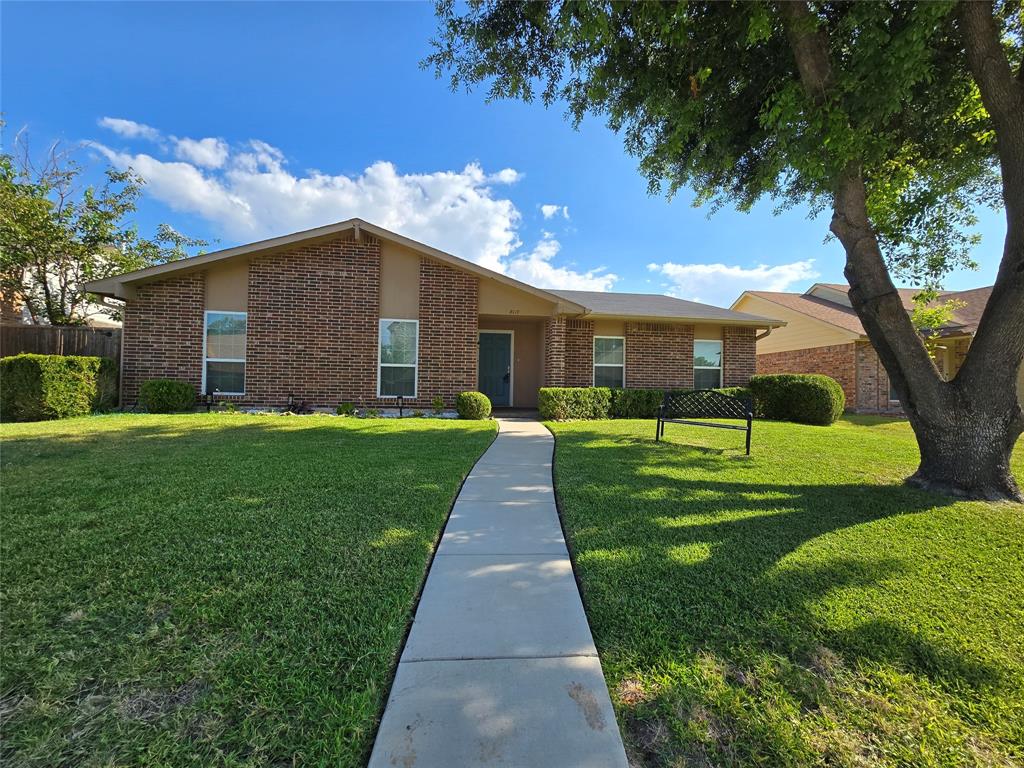 8117 Kensington Drive Property Photo 1