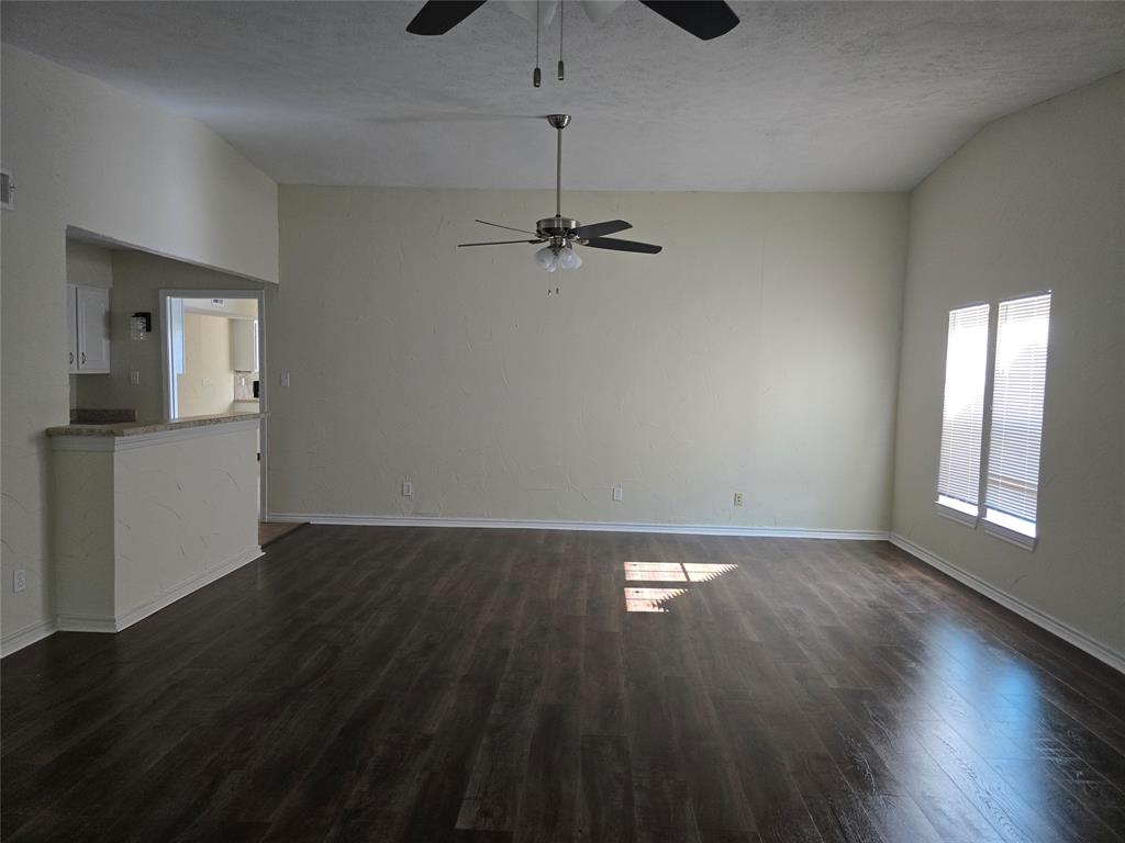 8117 Kensington Drive Property Photo 2