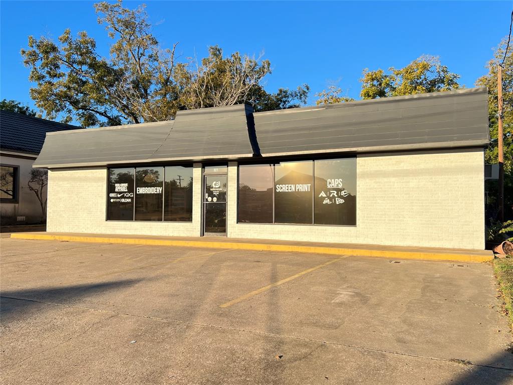 321 Gilmer Street Property Photo 2