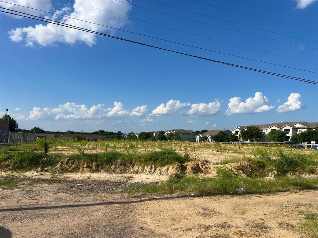3303 Southern Oaks Boulevard Property Photo 1