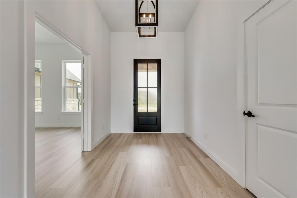 1117 Barrix Drive Property Photo 3