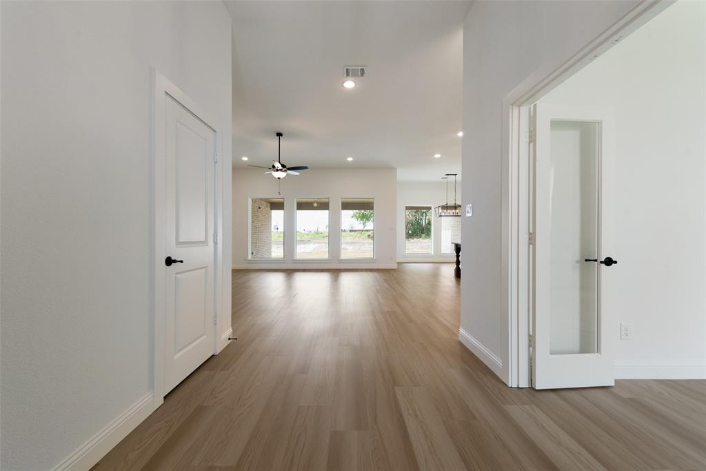 1117 Barrix Drive Property Photo 4