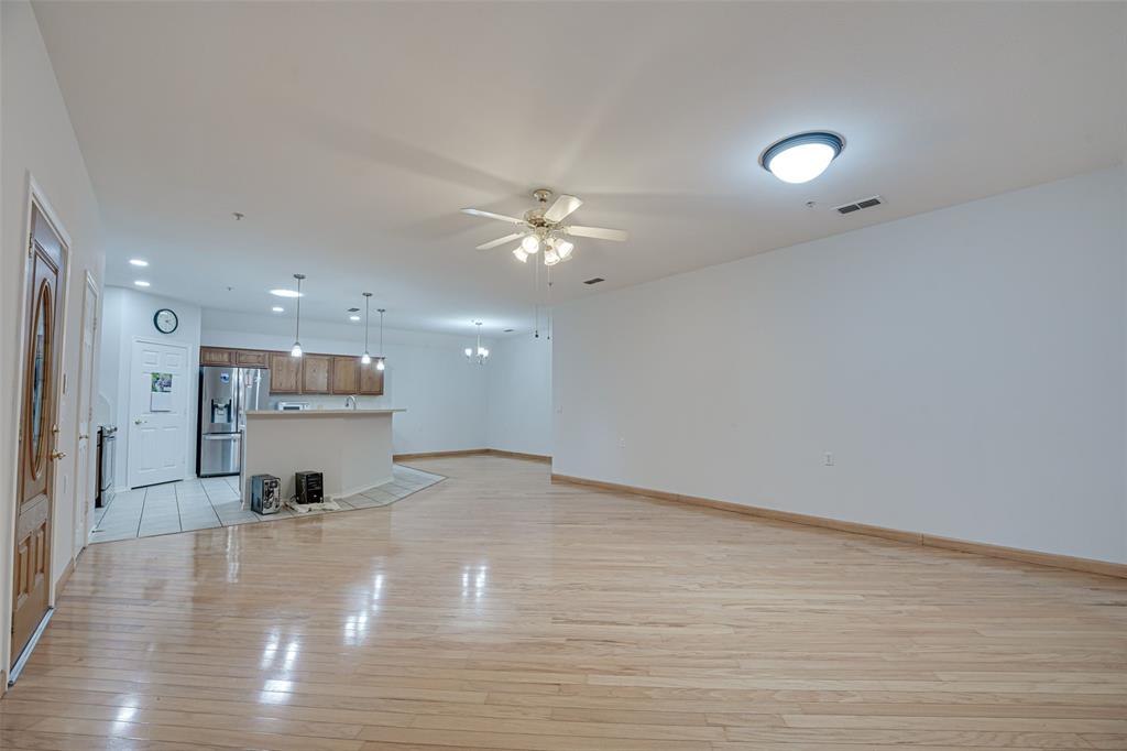 102 Royal Crest Court Property Photo 10