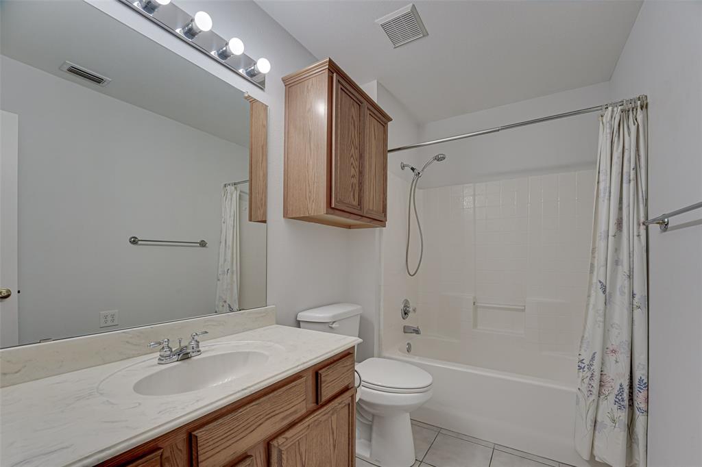 102 Royal Crest Court Property Photo 12
