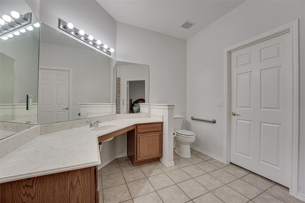 102 Royal Crest Court Property Photo 14