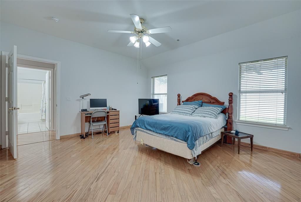 102 Royal Crest Court Property Photo 16