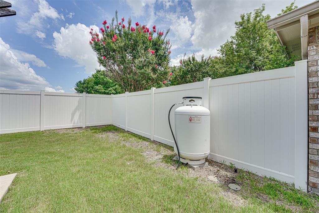 102 Royal Crest Court Property Photo 20