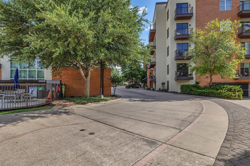 2608 Museum Way Property Photo 30