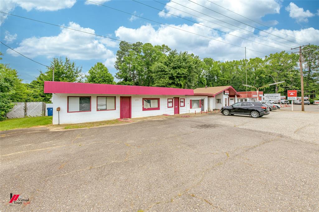 713 S Pine Street Property Photo 4