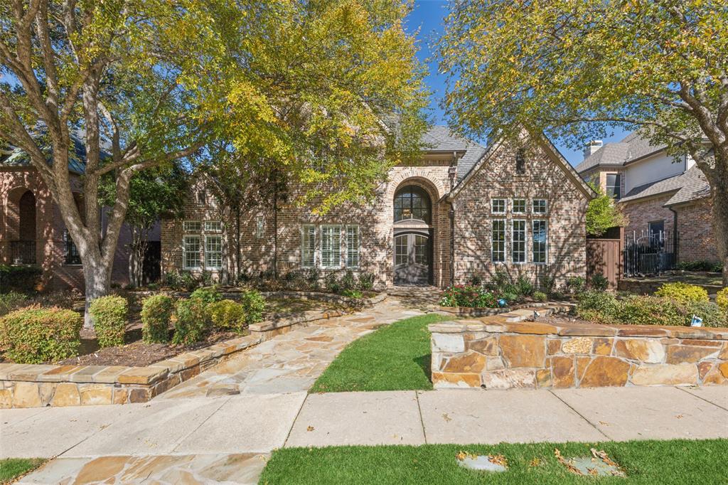 5252 Longvue Drive Property Photo 1