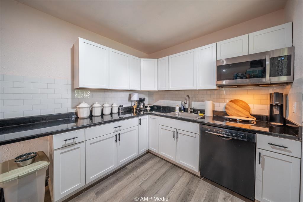 1408 Columbia Street Property Photo 3