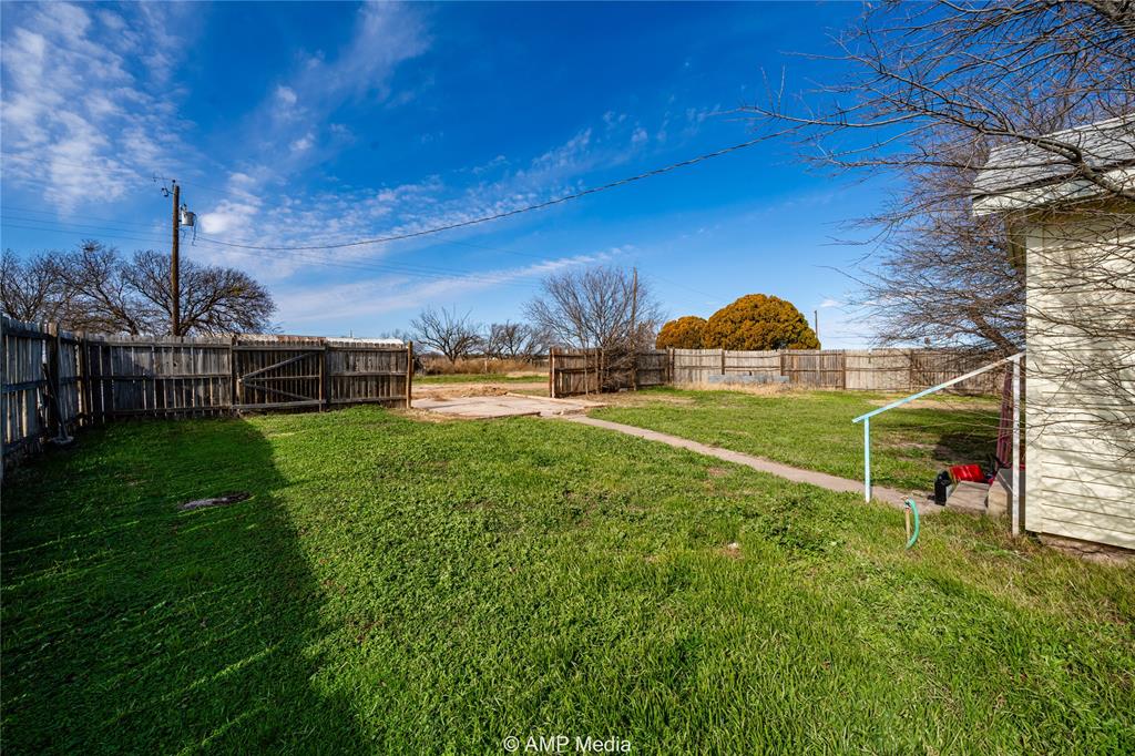 1408 Columbia Street Property Photo 18