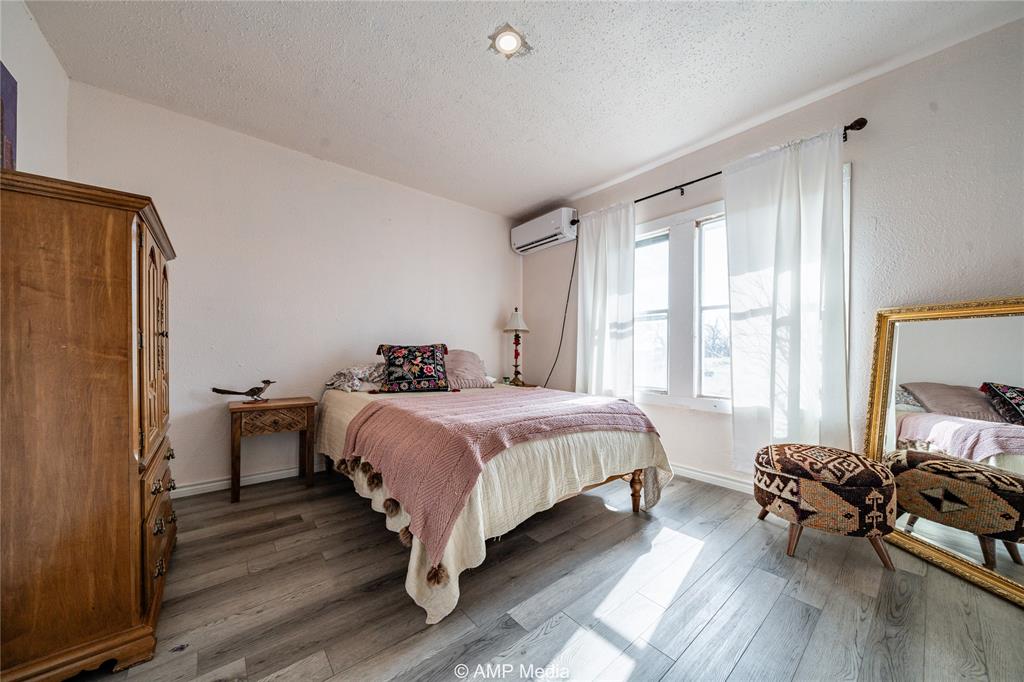 1408 Columbia Street Property Photo 21