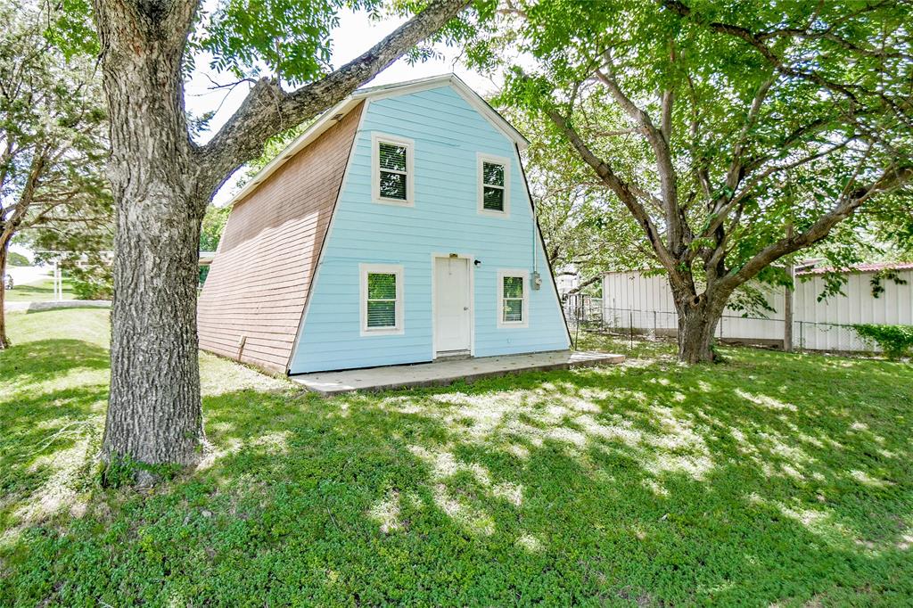 1701 Smokehouse Road Property Photo 1