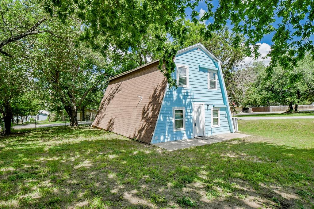 1701 Smokehouse Road Property Photo 2