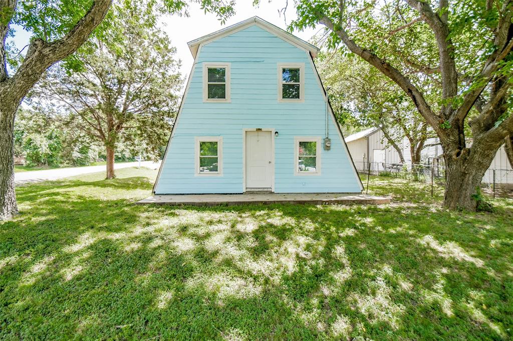 1701 Smokehouse Road Property Photo 3