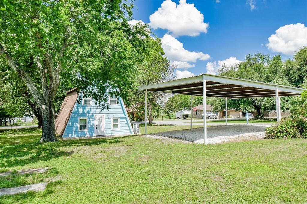 1701 Smokehouse Road Property Photo 4