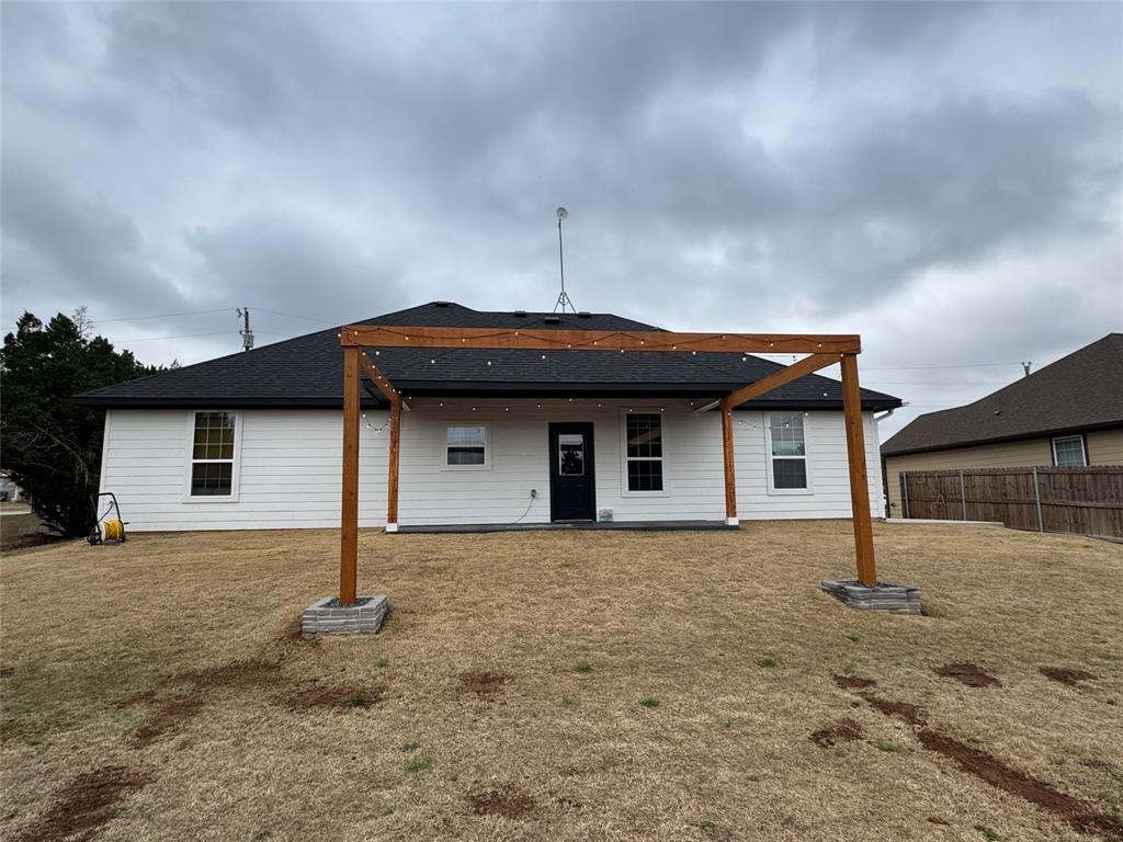 2813 Catfish Court Property Photo 4