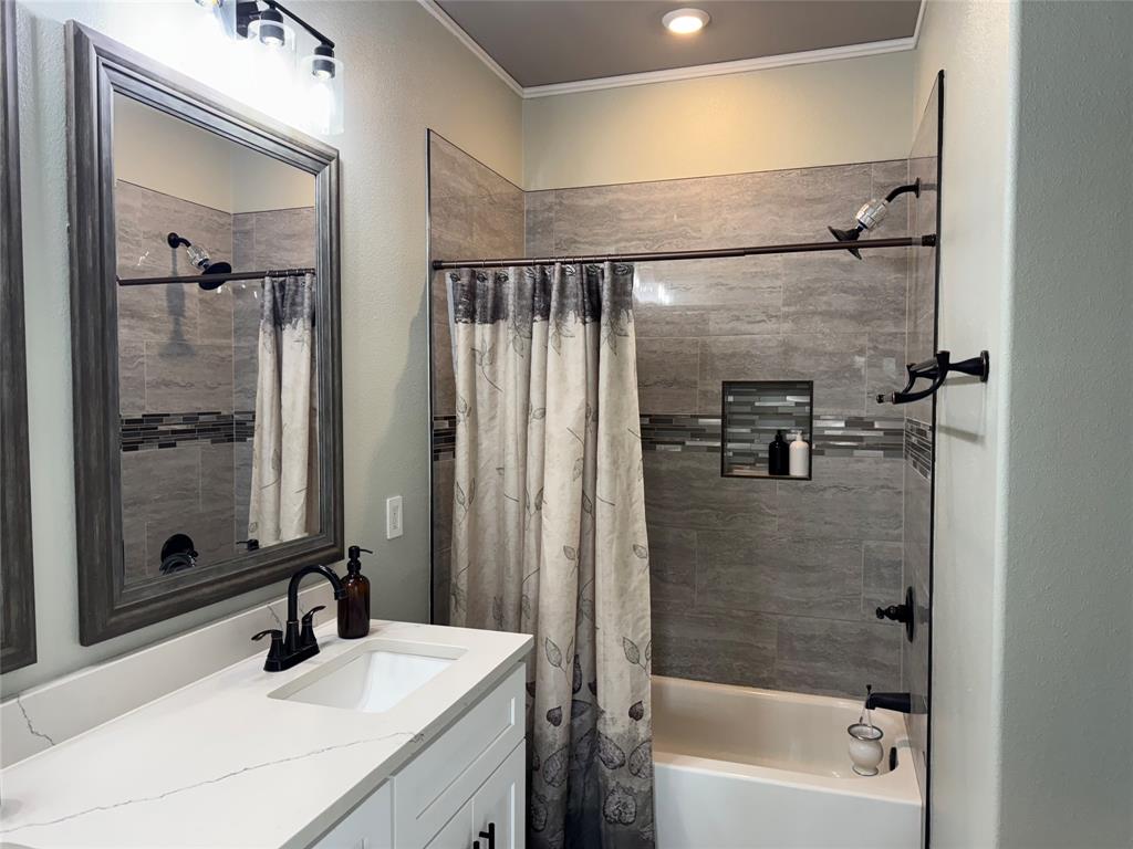 2813 Catfish Court Property Photo 17