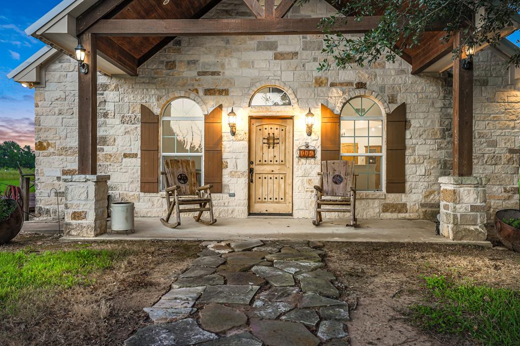 105 County Road 2239 Property Photo 1