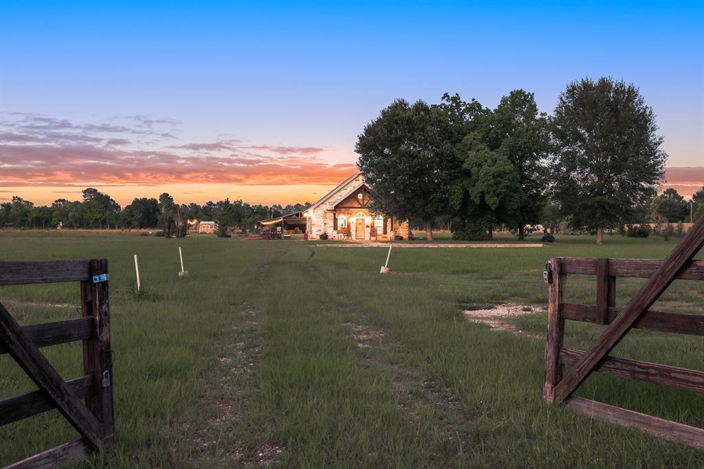 105 County Road 2239 Property Photo 9