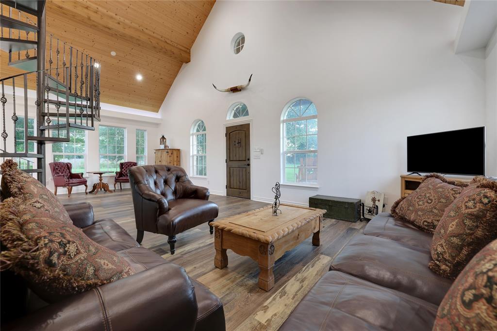 105 County Road 2239 Property Photo 37