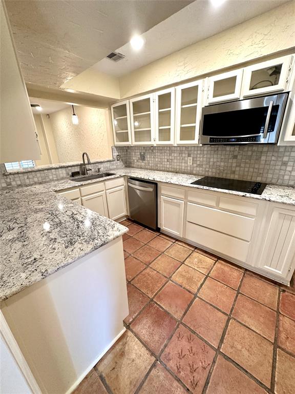 639 St Paul Drive Property Photo 4