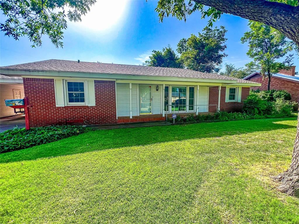 1802 N Avenue F Property Photo