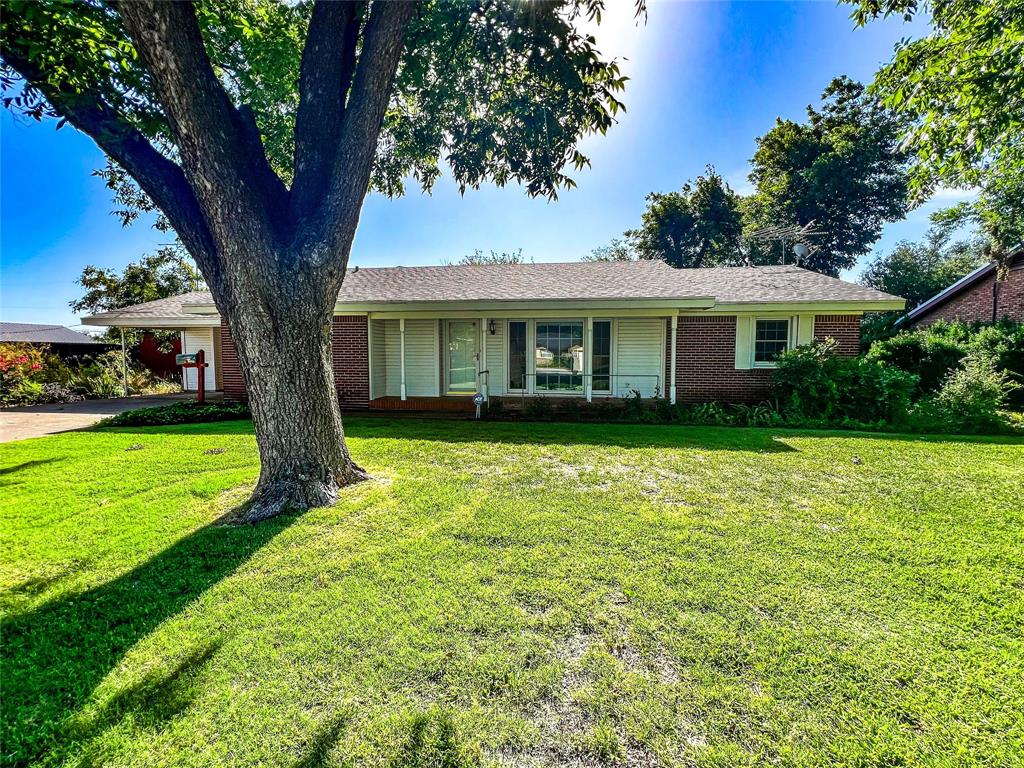 1802 N Avenue F Property Photo 2