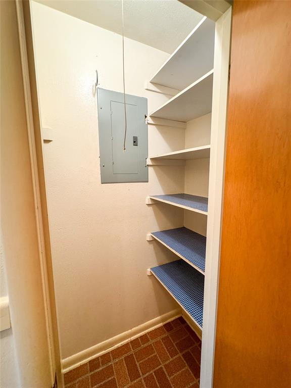 1802 N Avenue F Property Photo 17