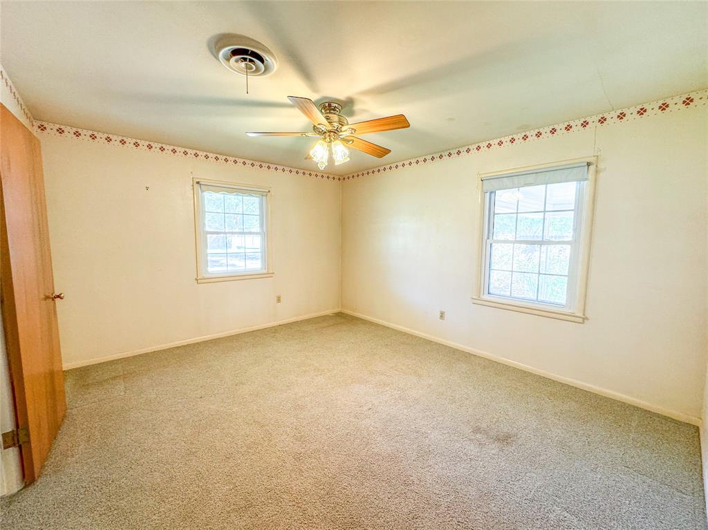 1802 N Avenue F Property Photo 19