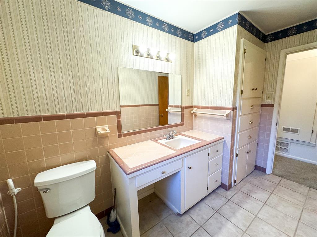 1802 N Avenue F Property Photo 23