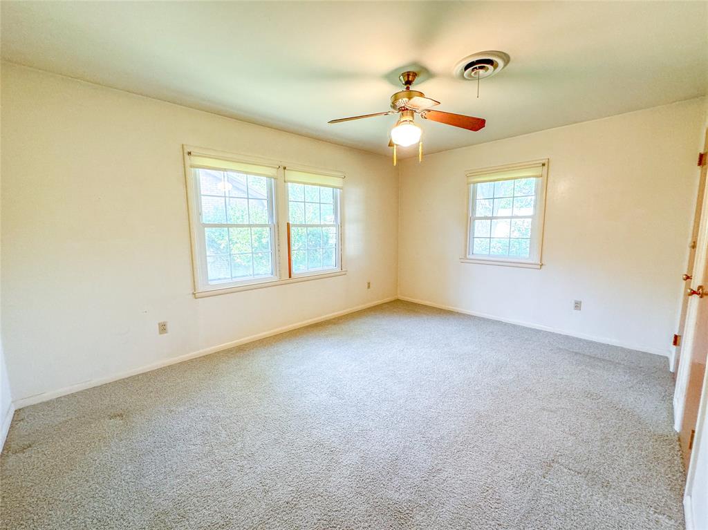 1802 N Avenue F Property Photo 24