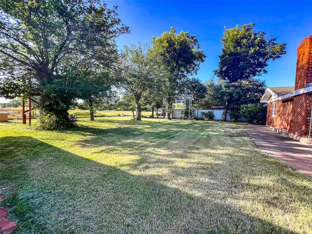 1802 N Avenue F Property Photo 30