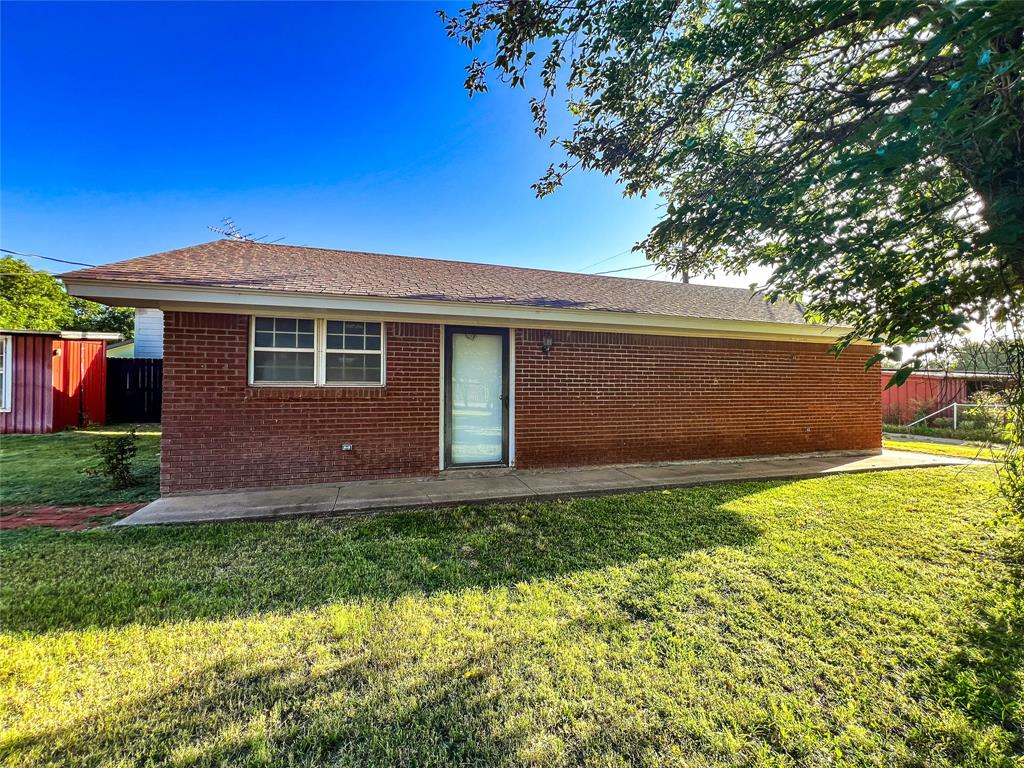 1802 N Avenue F Property Photo 31